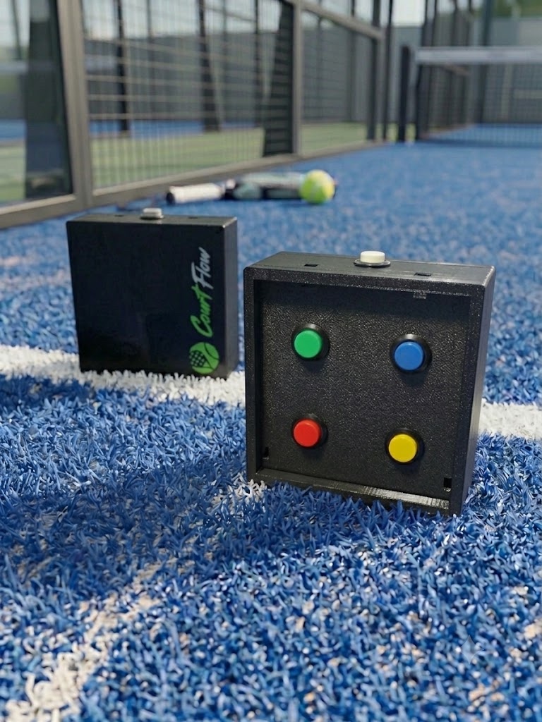 Controlador sem fio na quadra de padel